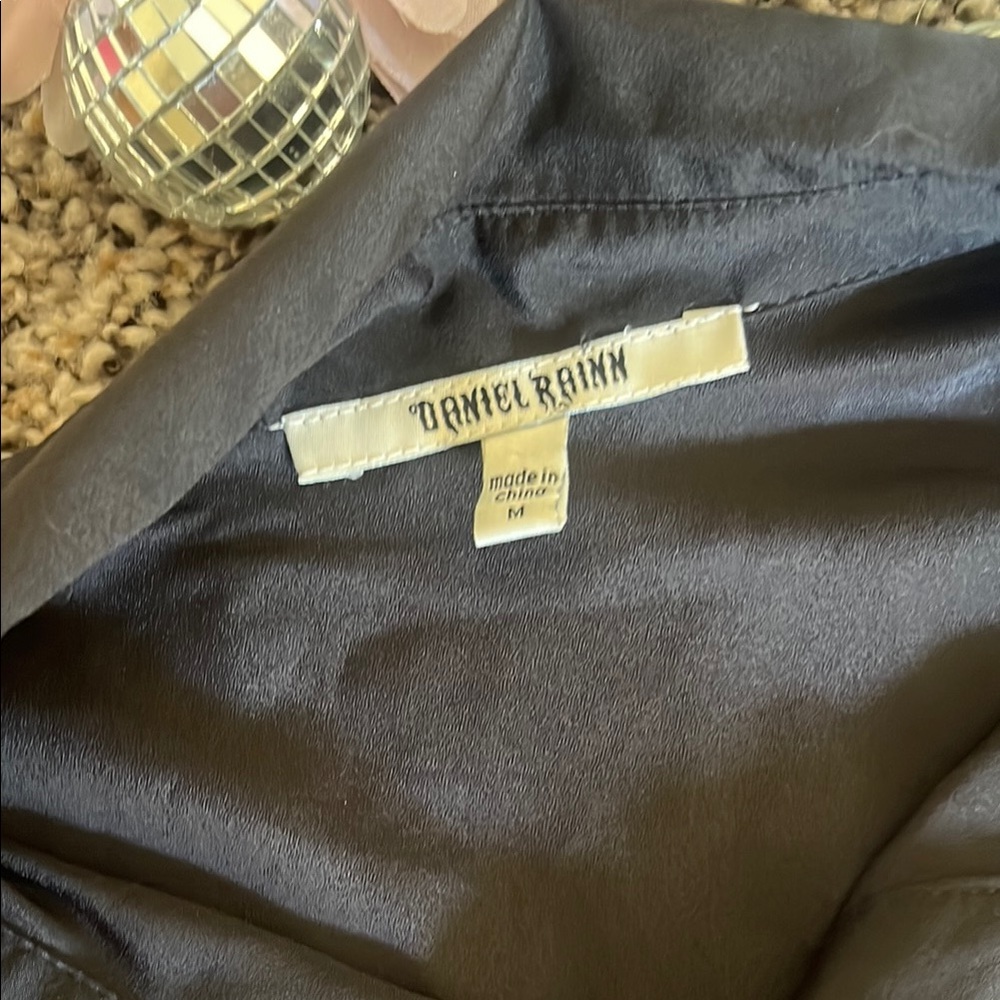 Button Down Top - Picture 2 of 9